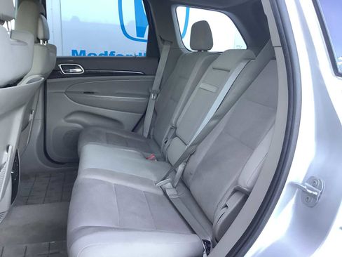 Used 2011 Jeep Grand Cherokee Laredo AWD/4WD image 13