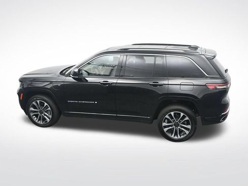 Used 2023 Jeep Grand Cherokee Overland w/ Luxury Tech Group IV AWD/4WD image 30