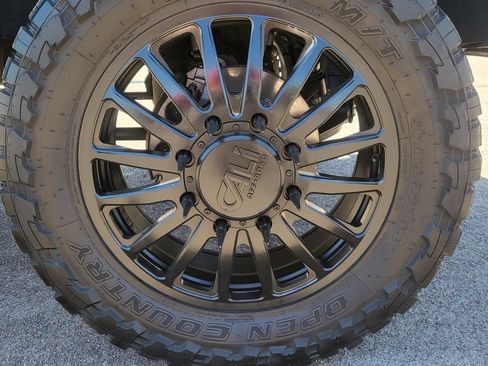Used 2022 GMC Sierra 3500 Denali w/ Denali Ultimate Package AWD/4WD image 14