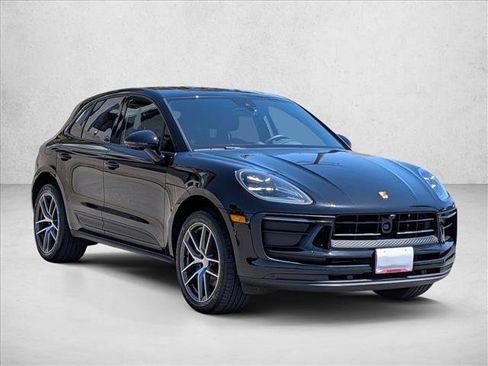 Used 2024 Porsche Macan AWD/4WD image 3