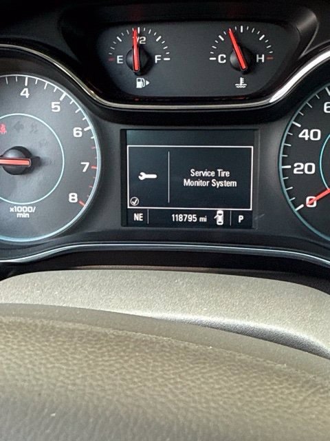 Used 2017 Chevrolet Cruze LT w/ RS Package FWD image 7