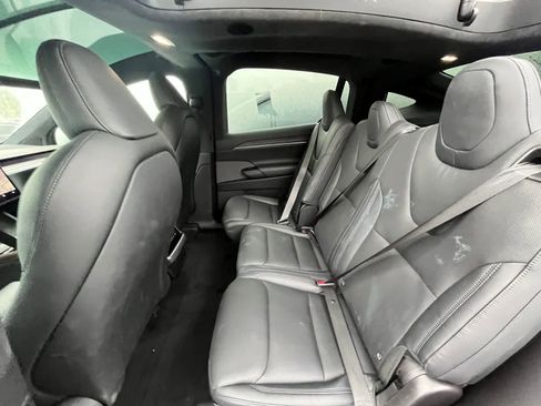 Used 2023 Tesla Model X image 4
