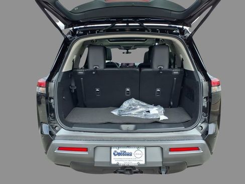 New 2026 Nissan Pathfinder SL image 8