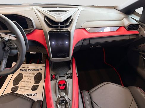 Used 2024 Lamborghini Revuelto image 20