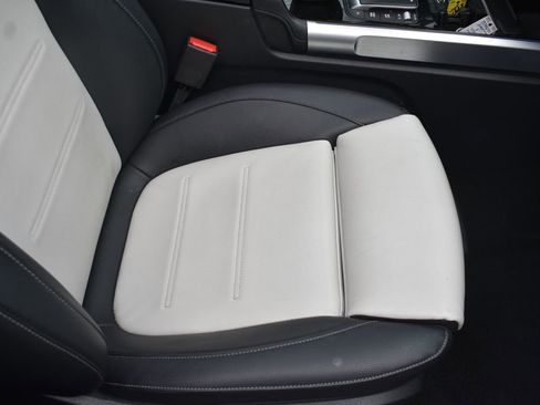 Used 2023 Mercedes-Benz GLB 250 image 22