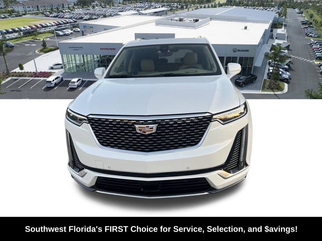 Used 2022 Cadillac XT6 Premium Luxury w/ Platinum Package FWD image 2