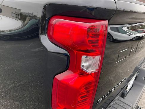 Used 2025 Chevrolet Silverado 2500 Custom w/ Custom Value Package image 29