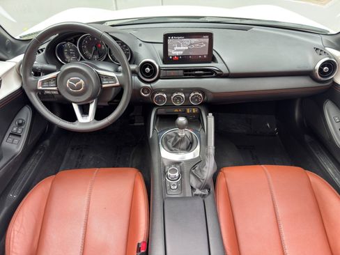 Used 2022 MAZDA MX-5 Miata Grand Touring w/ Appearance Package image 11