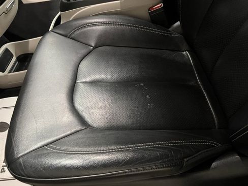 Used 2022 Chrysler Pacifica Touring-L image 15