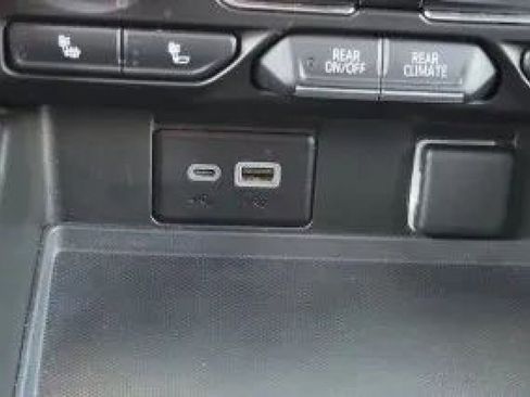 Used 2022 Chevrolet Tahoe LT image 13