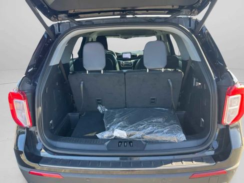Used 2023 Ford Explorer XLT w/ Equipment Group 202A image 19