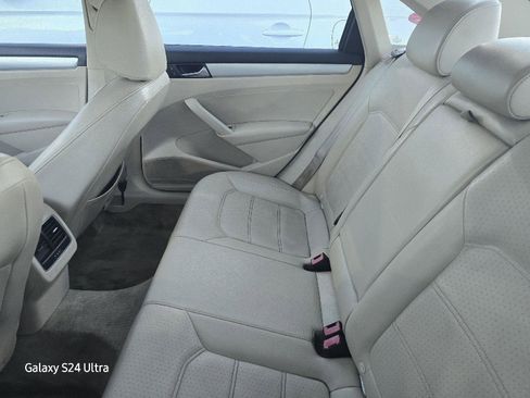 Used 2013 Volkswagen Passat 2.5 SE image 4