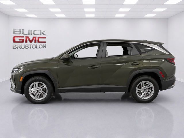 Used 2025 Hyundai Tucson SE AWD/4WD image 6