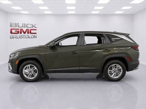 Used 2025 Hyundai Tucson SE AWD/4WD image 6