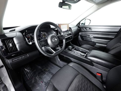 Used 2025 Nissan Pathfinder SV AWD/4WD image 26