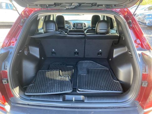 Used 2019 Jeep Cherokee Latitude Plus w/ Cold Weather Group image 24