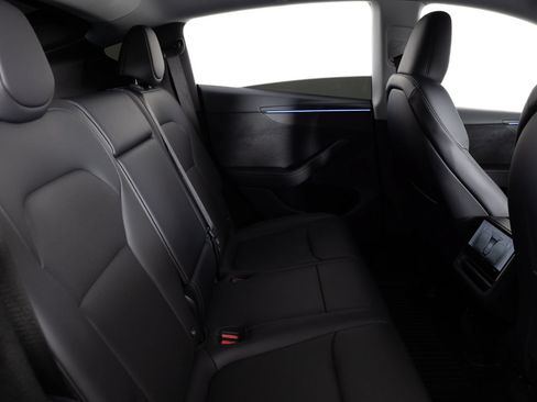 Used 2026 Tesla Model Y AWD image 23