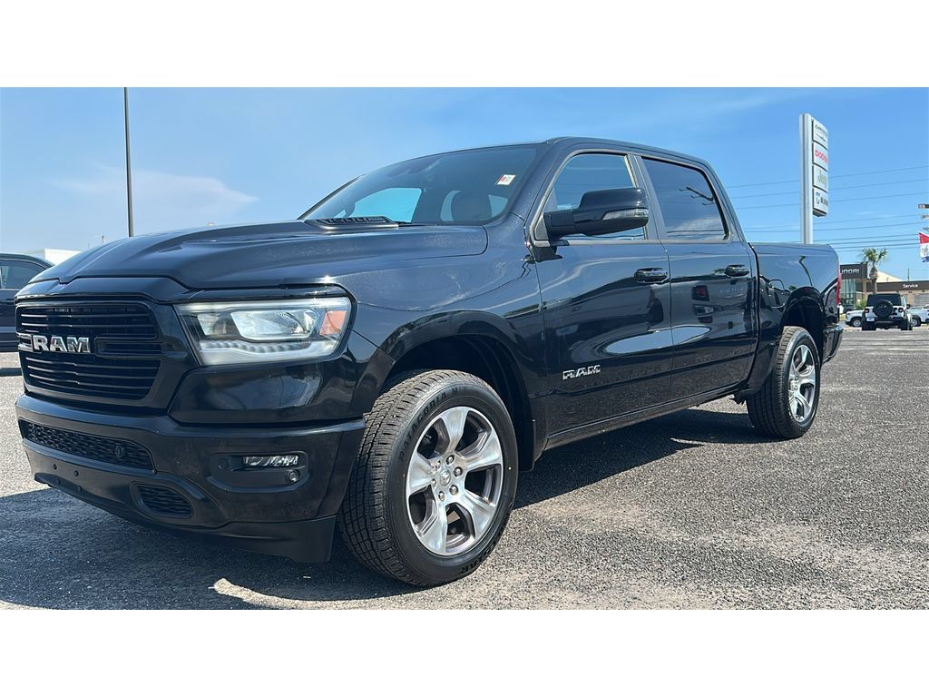 Used 2023 RAM 1500 Laramie AWD/4WD image 2