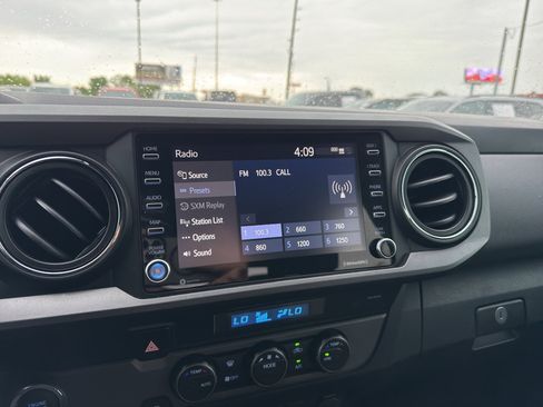 Used 2021 Toyota Tacoma TRD Sport w/ Technology Package RWD image 19