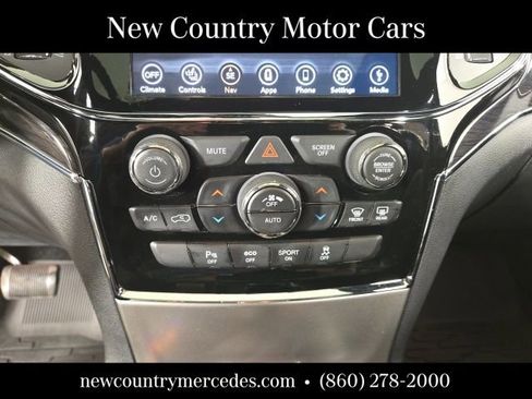 Used 2020 Jeep Grand Cherokee Overland AWD/4WD image 26