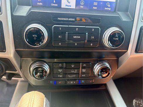 Used 2020 Ford F150 King Ranch w/ Equipment Group 601A Luxury AWD/4WD image 28