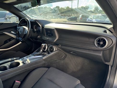 Used 2020 Chevrolet Camaro LT RWD image 22