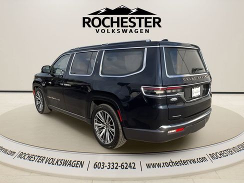 Used 2022 Jeep Grand Wagoneer Series III w/ Rear Seat Video Group 1 AWD/4WD image 4