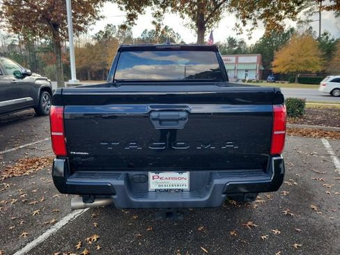 Used 2024 Toyota Tacoma TRD Off-Road image 5