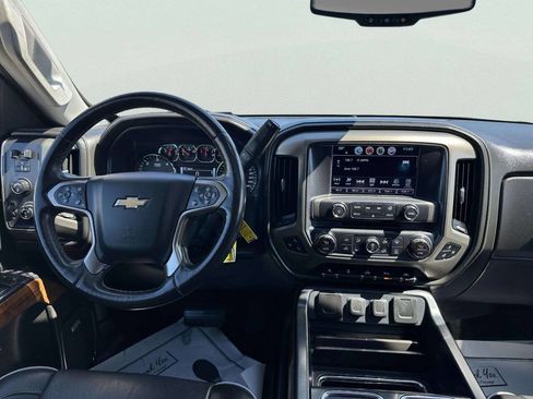 Used 2017 Chevrolet Silverado 1500 High Country image 20