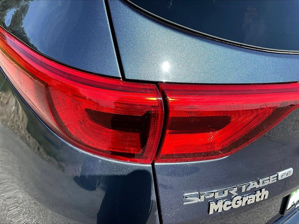 Used 2018 Kia Sportage LX FWD image 25
