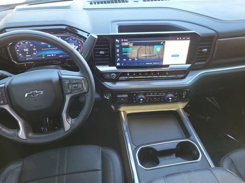 Used 2025 Chevrolet Silverado 2500 High Country w/ Midnight Edition image 10