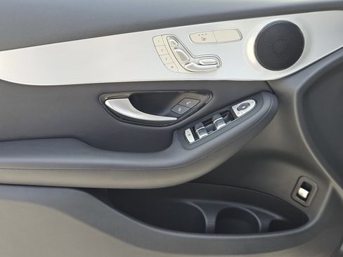 Used 2019 Mercedes-Benz GLC 300 image 23