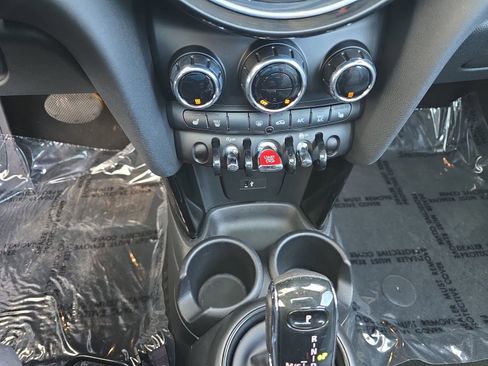 Used 2022 MINI Cooper 4-Door Hardtop image 29