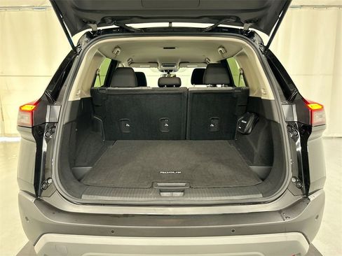 Used 2023 Nissan Rogue SV image 5