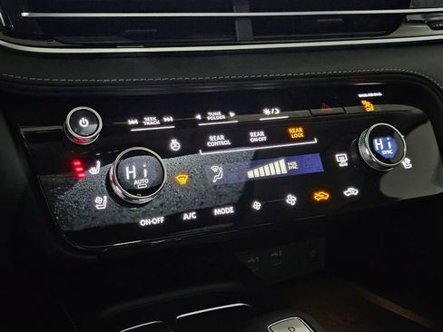 New 2026 INFINITI QX60 Luxe image 14