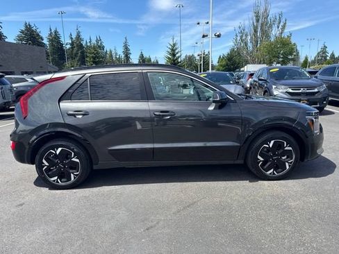 Certified 2023 Kia Niro Wind w/ Wind Preserve Package FWD image 4