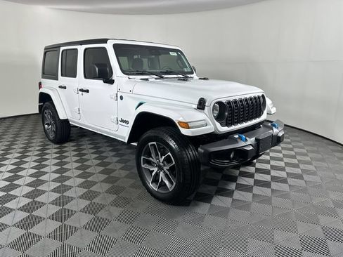 Certified 2024 Jeep Wrangler Unlimited AWD/4WD image 2