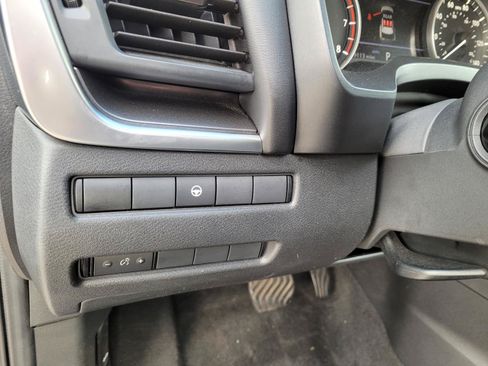 Used 2023 Nissan Rogue SV AWD/4WD image 27