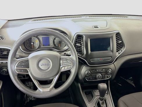 Used 2019 Jeep Cherokee Latitude w/ Popular Appearance Group FWD image 19