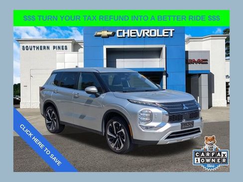 Used 2024 Mitsubishi Outlander SE image 1