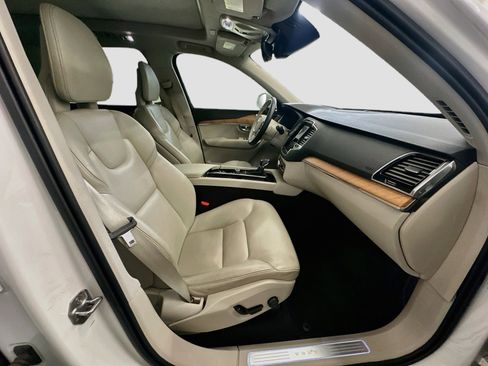 Used 2021 Volvo XC90 T6 Momentum AWD/4WD image 33