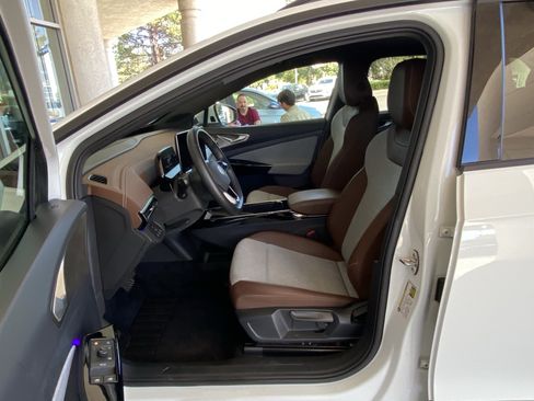 Used 2024 Volkswagen ID.4 Pro AWD/4WD image 25