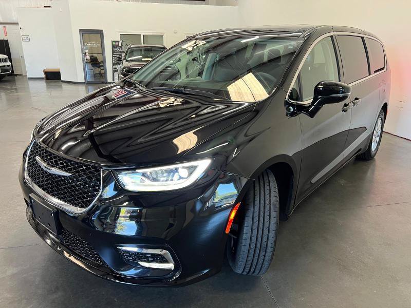 Used 2024 Chrysler Pacifica Touring-L FWD image 30