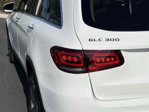 Used 2022 Mercedes-Benz GLC 300 w/ Premium Package Lite image 60