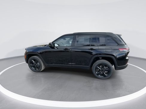 New 2025 Jeep Grand Cherokee Altitude image 5