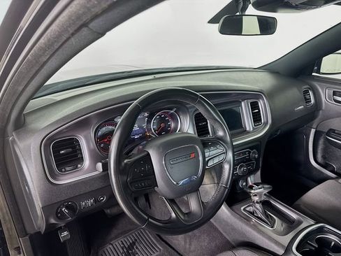 Used 2020 Dodge Charger SXT image 12