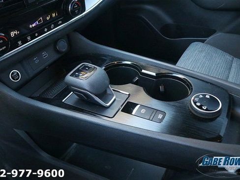 Used 2021 Nissan Rogue SV image 20