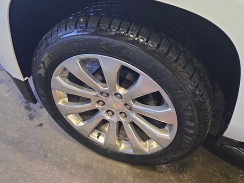 Used 2019 Chevrolet Suburban LT image 21