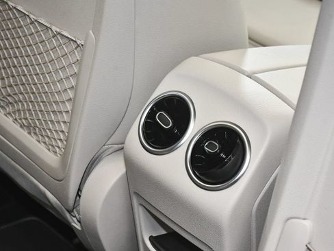 Used 2020 Mercedes-Benz GLB 250 4MATIC image 54