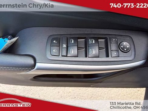 Used 2021 Jeep Cherokee Latitude Lux w/ Mopar Interior Package AWD/4WD image 15